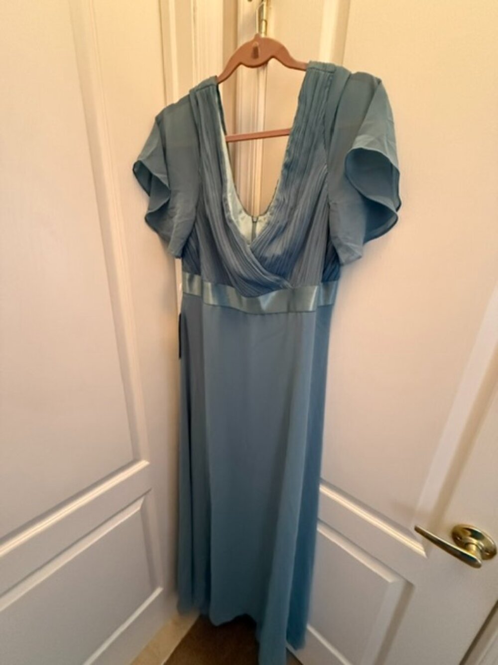Dusty Blue NWT Gown Size 18